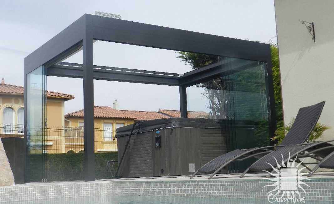 spa abrité par pergola luxe vitrée montpellier