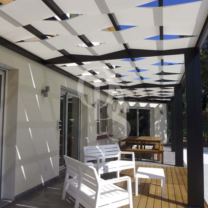 Pergola à toiles fixes Montpellier